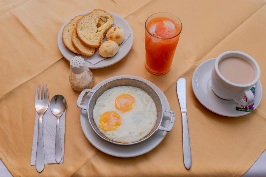 Ayenda 1315 Candiac 20