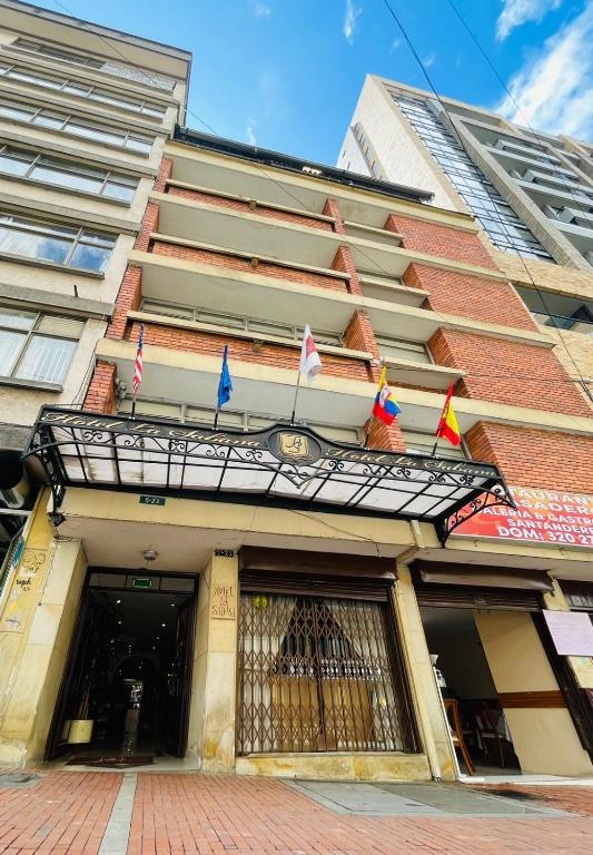 Hotel La Sabana 38