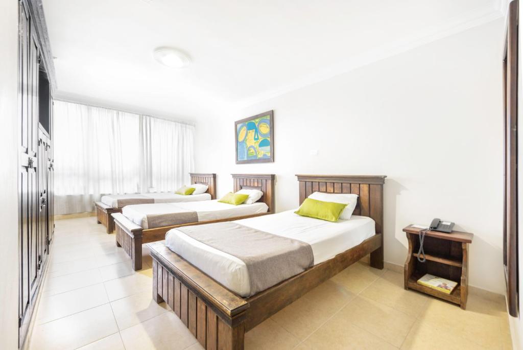 Ayenda 1120 Comercial - Triple - 0