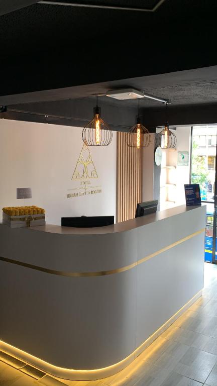 Hotel Urban Center Bogota - Recepción - 13