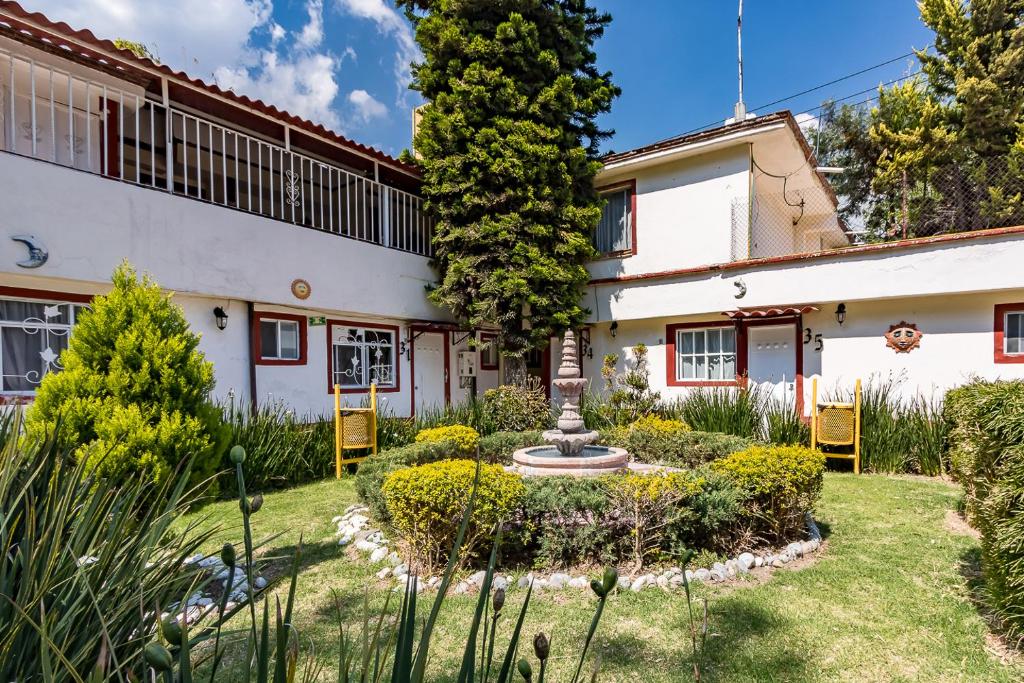 Ayenda Mesón del Río 25