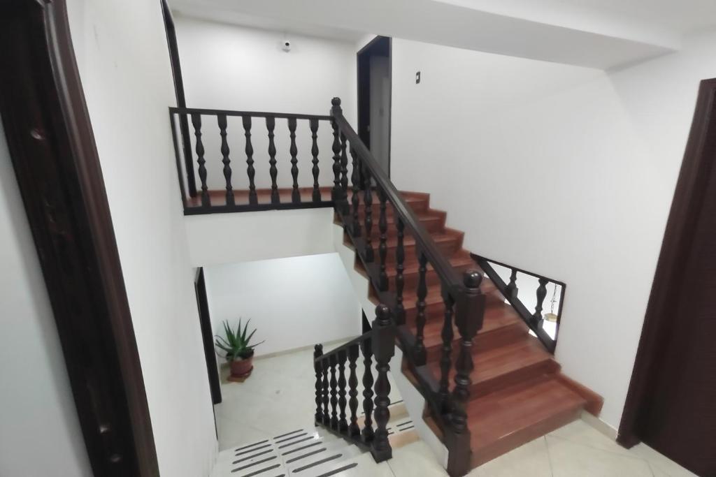 Ayenda Gold House 19