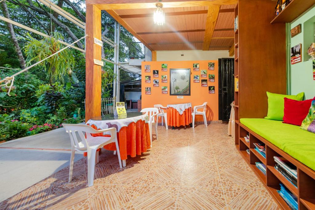 Ayenda Eclipse 1706 28