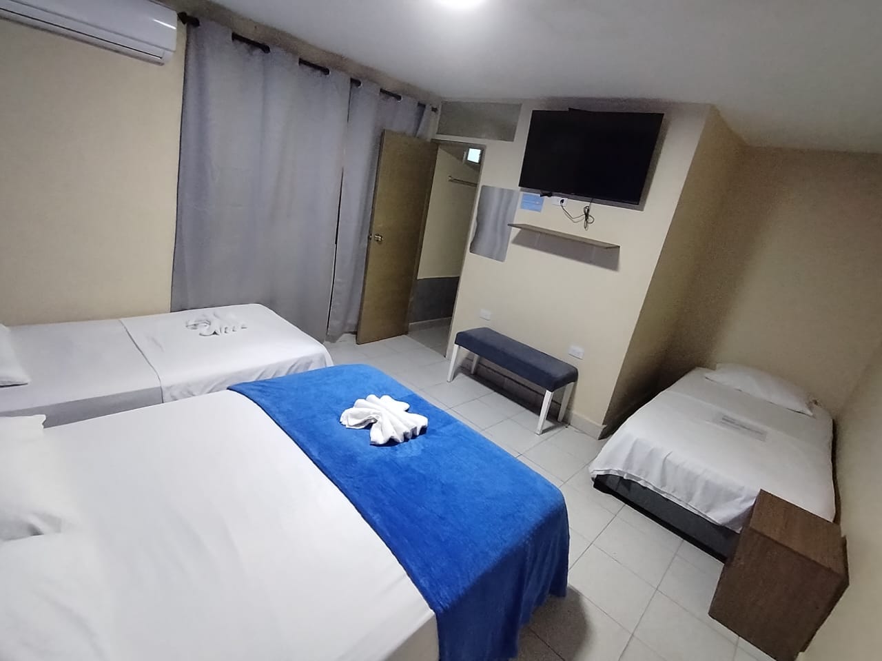 Casa Hotel Yemi  - Habitación familiar o múltiple - 1