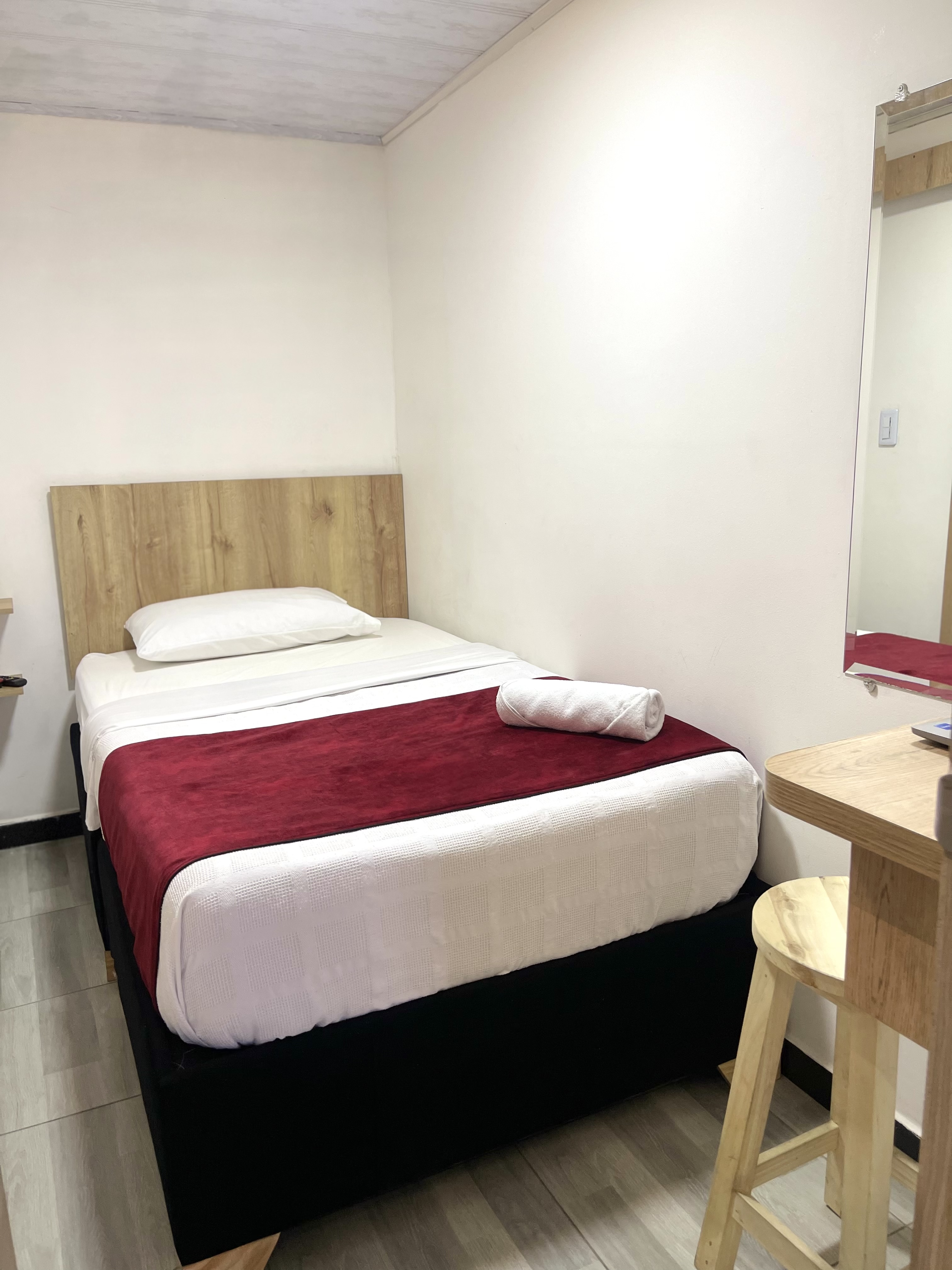 Hotel Urban Center Bogota - Habitación sencilla - 4