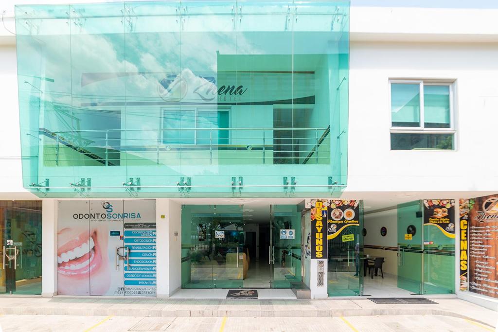 Ayenda Zhena - Fachada - 20