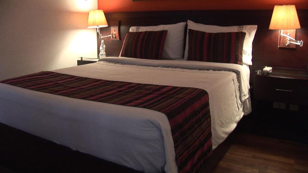 Hotel Apartasuite Normandia - Suite con Jacuzzi - 22