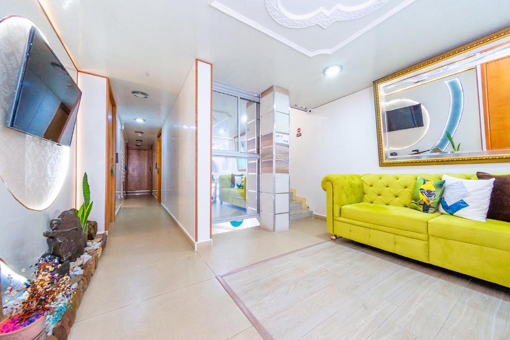 Ayenda Golden Empresarial 19