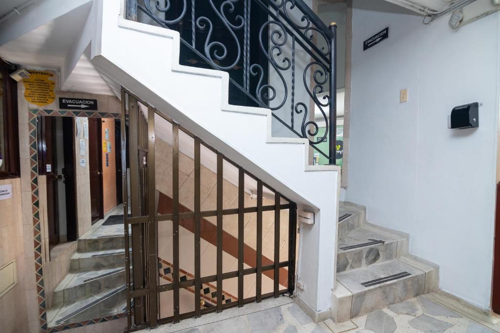 Ayenda Calypso 1142 35