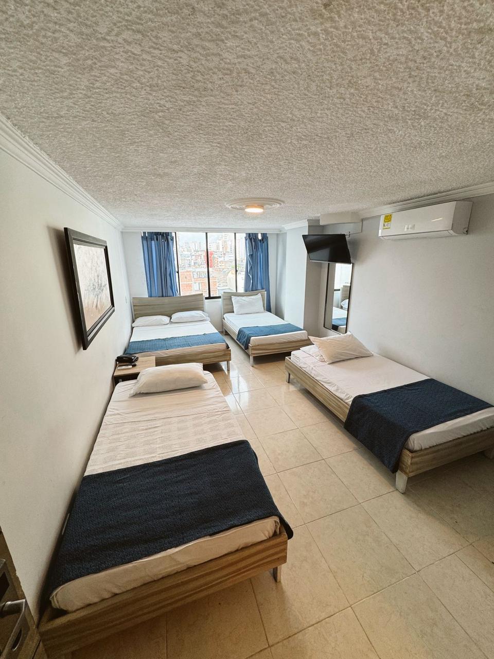 HOTEL PLAZUELA REAL - HAB CUADRUPLE AIRE - 5