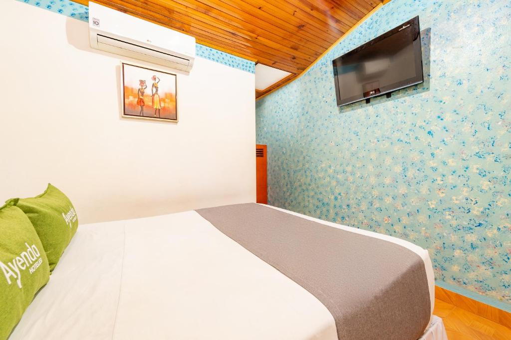 Ayenda Eclipse 1706 38