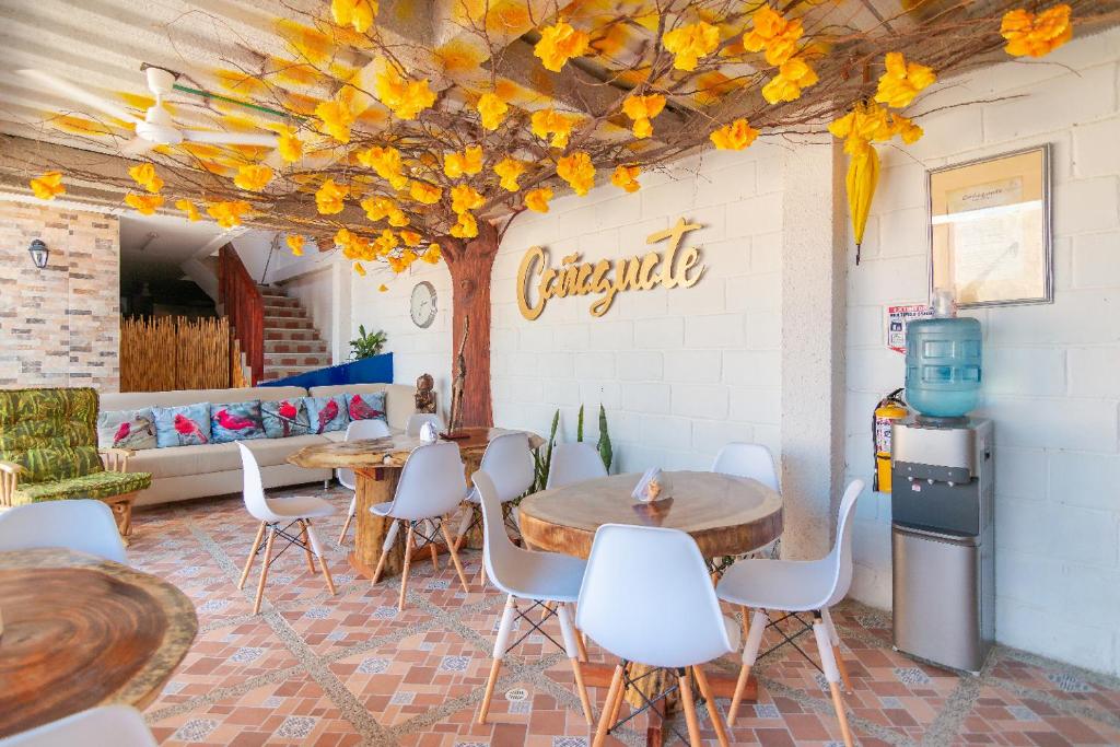 Ayenda Cañaguate 24