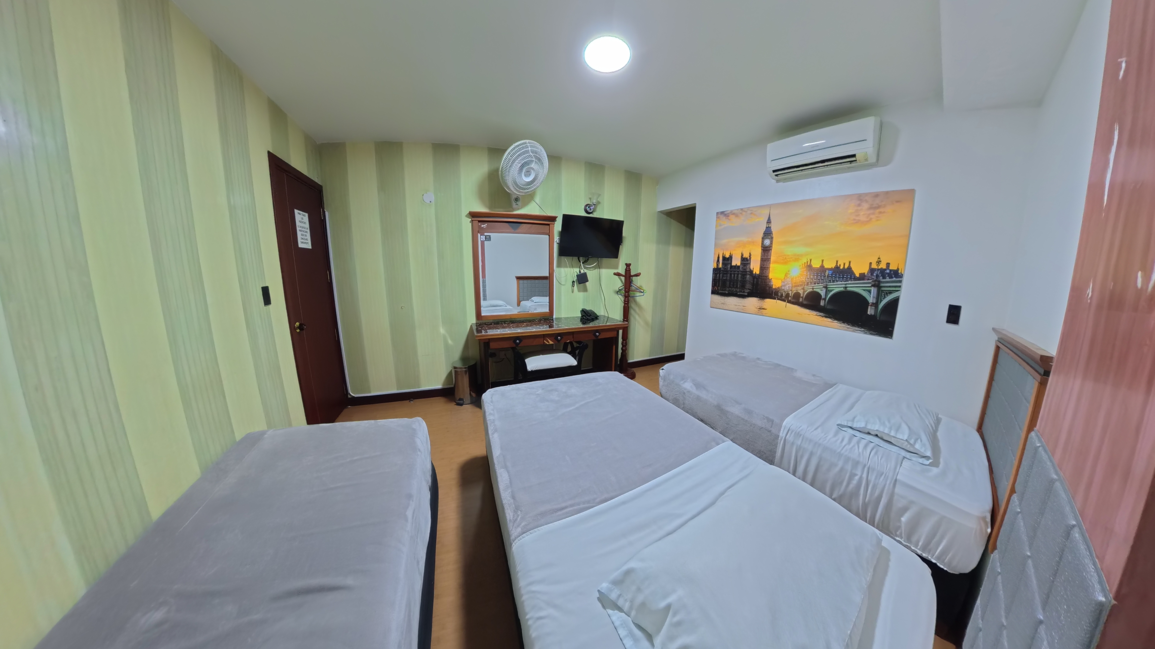 HOTEL IMPERIO REAL 34