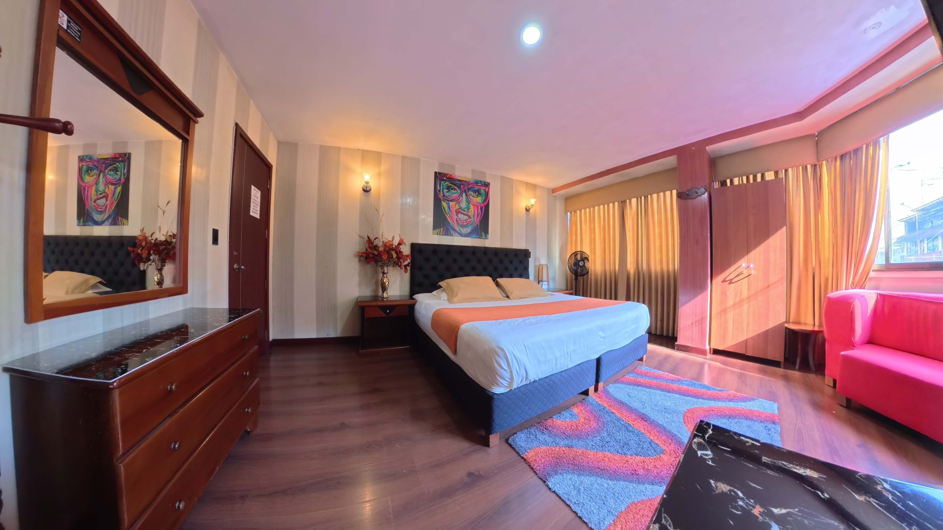 HOTEL IMPERIO REAL 25