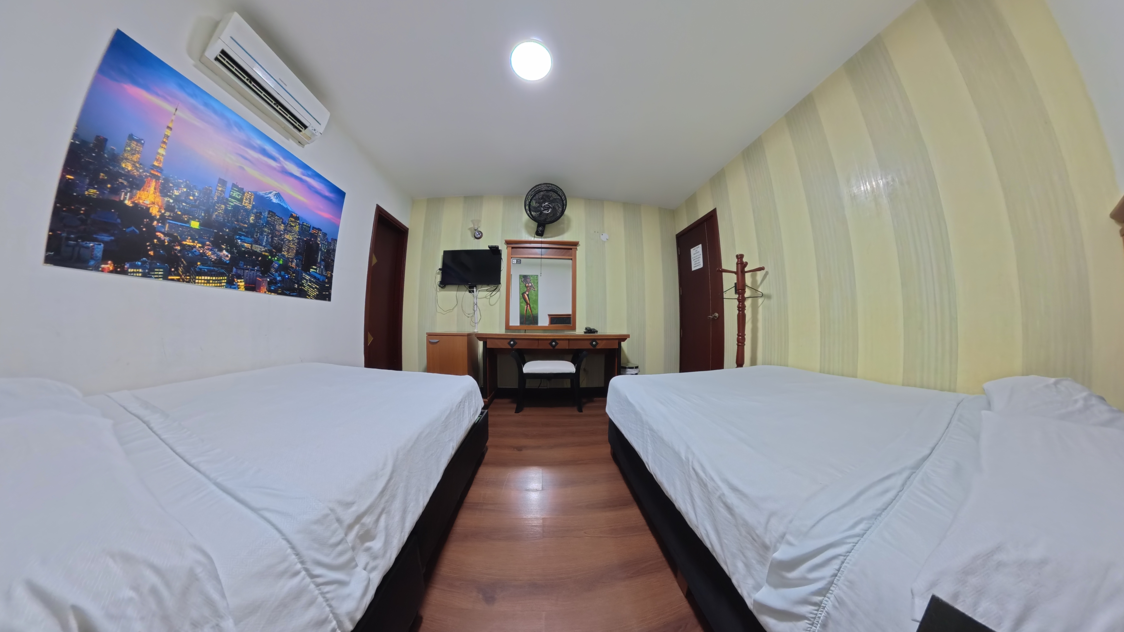 HOTEL IMPERIO REAL 30