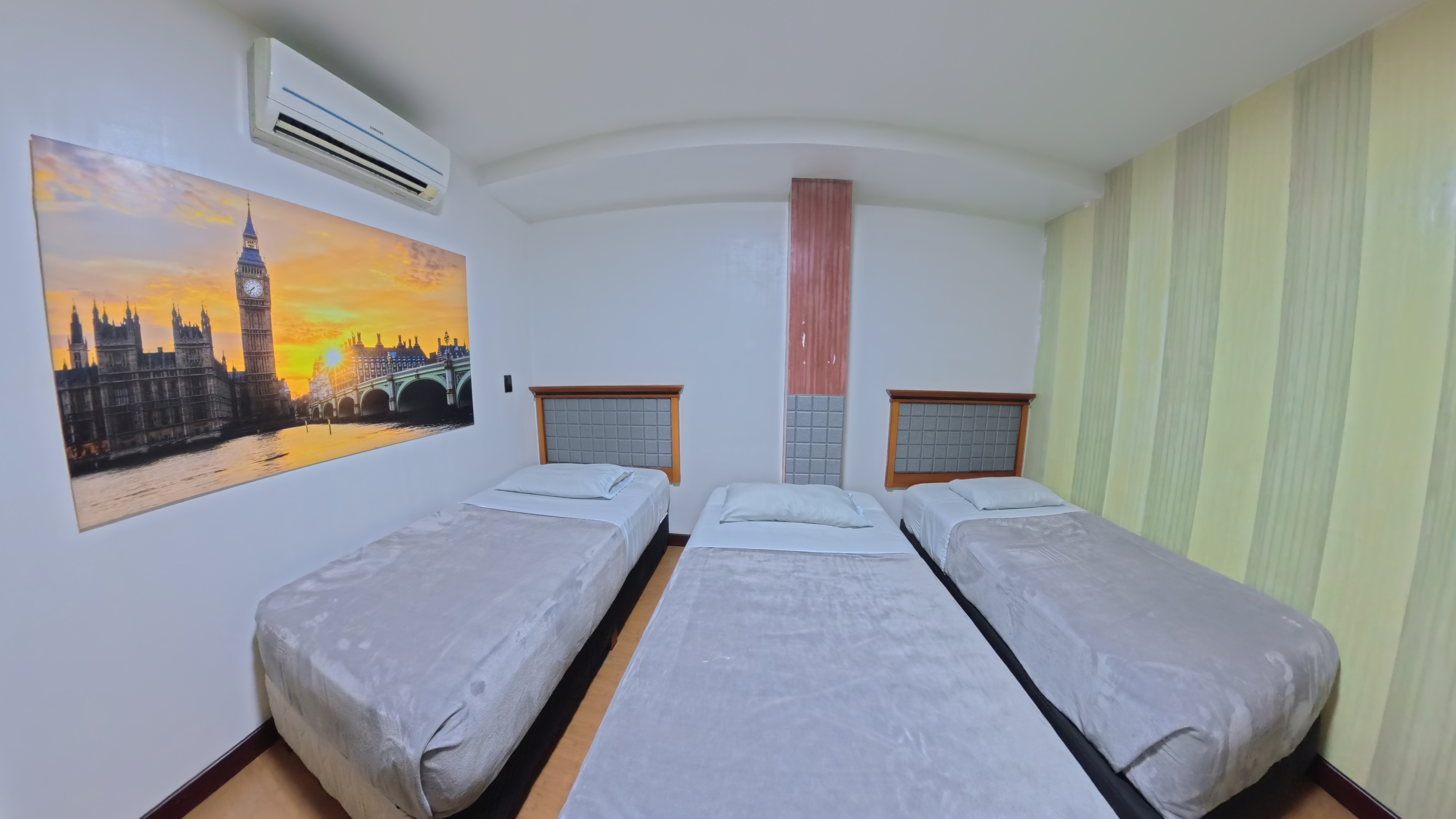 HOTEL IMPERIO REAL 33