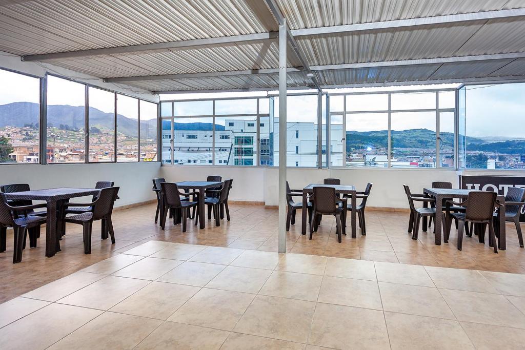 Ayenda Agustin Plaza 23