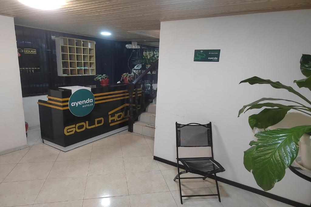 Ayenda Gold House 23
