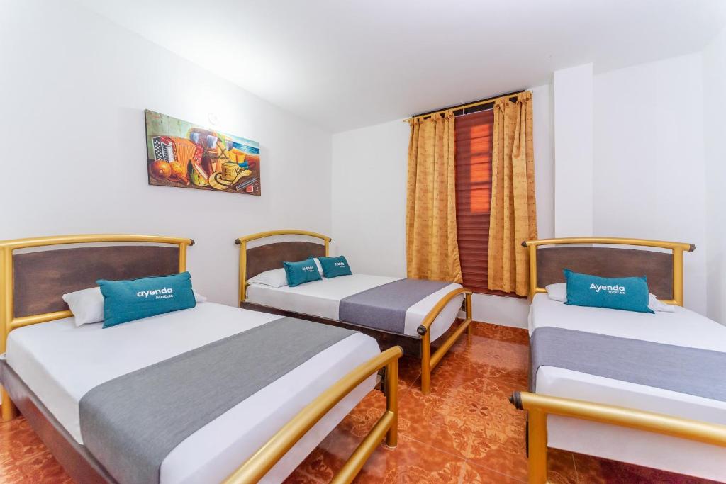 Ayenda 1305 Retro - Cuadruple - 9