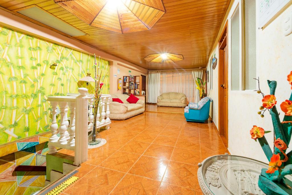 Ayenda Eclipse 1706 29