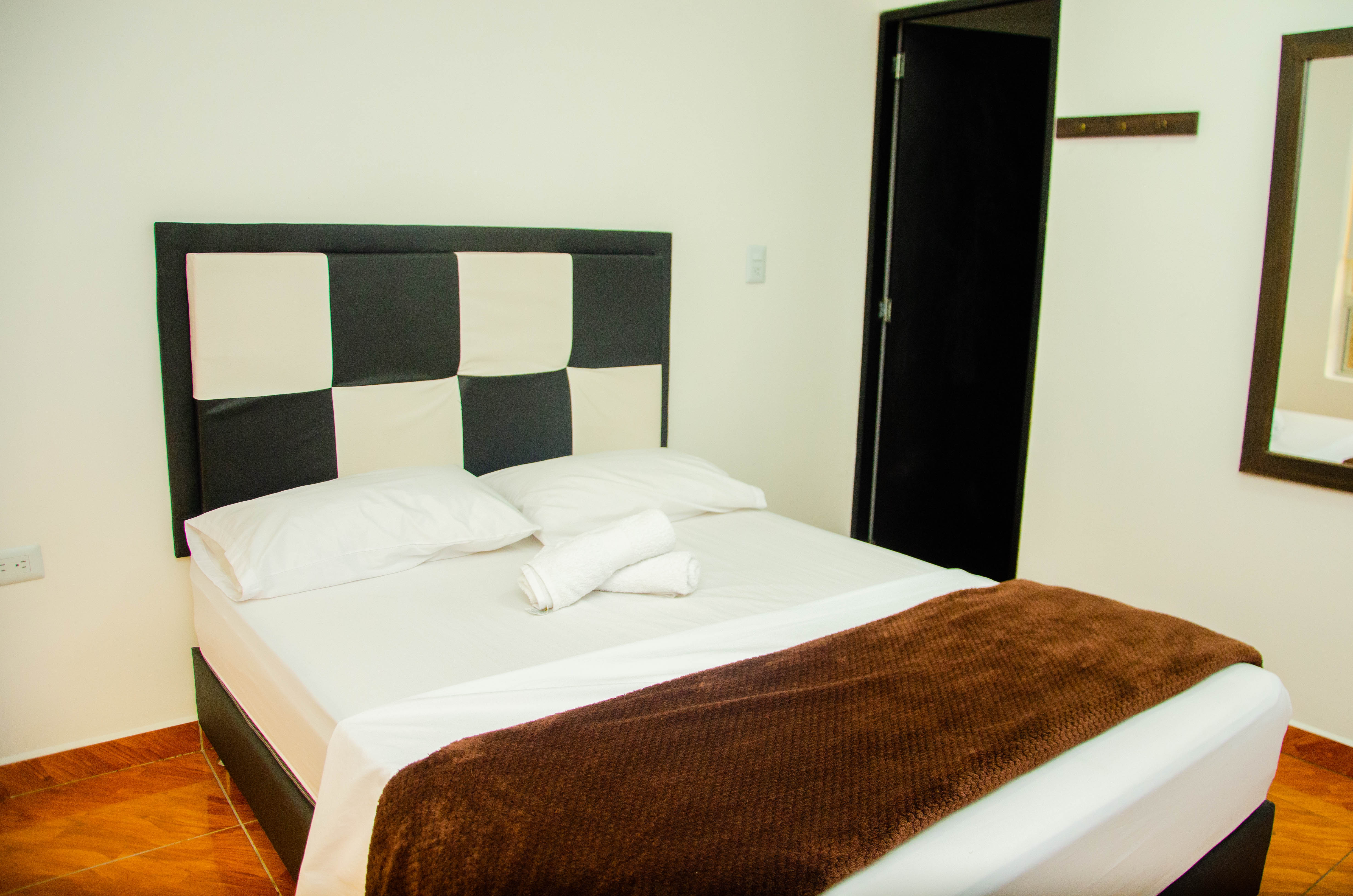 Casa Hotel Los Arboles - Doble con ventilador - 18