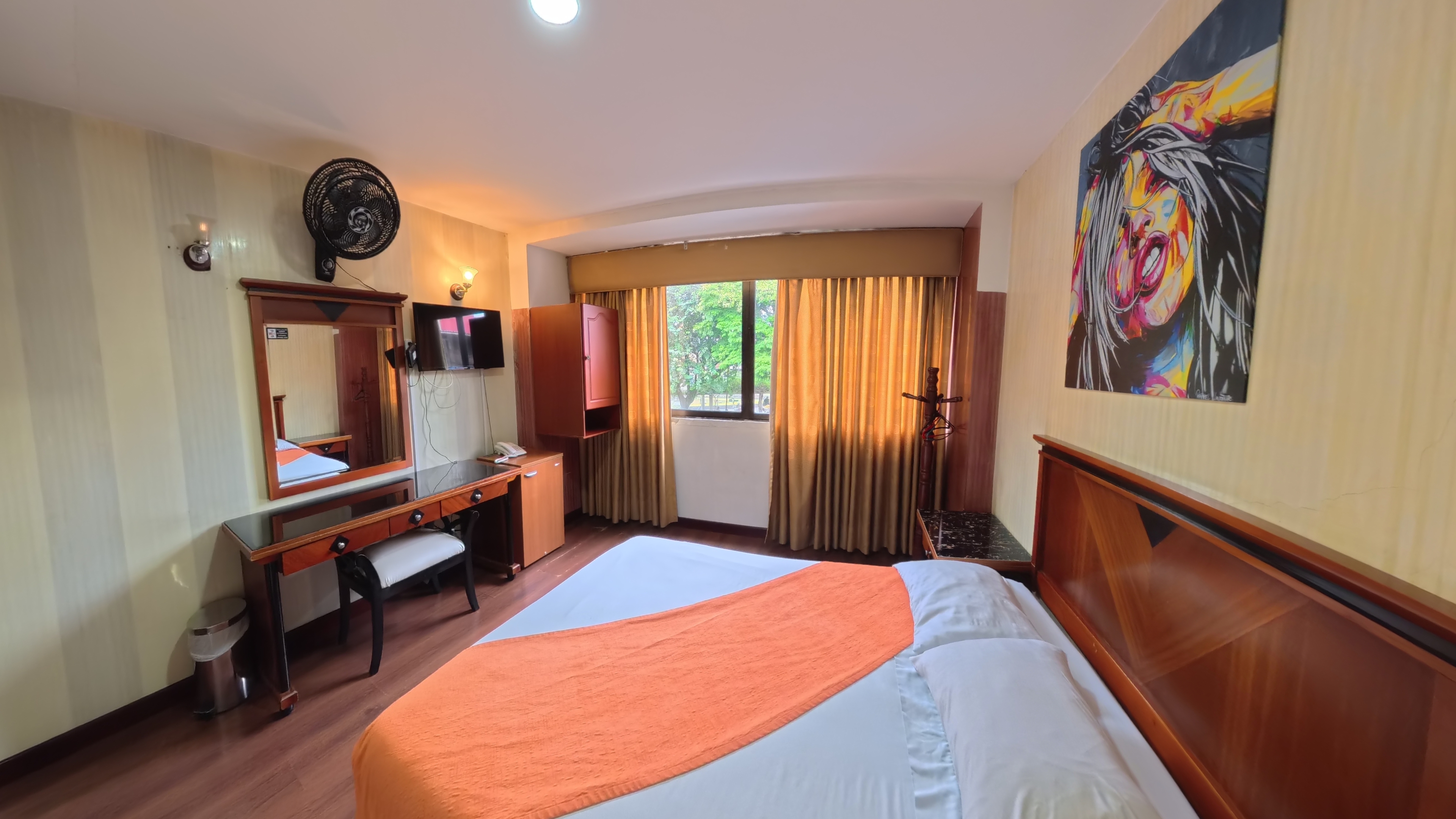 HOTEL IMPERIO REAL 11