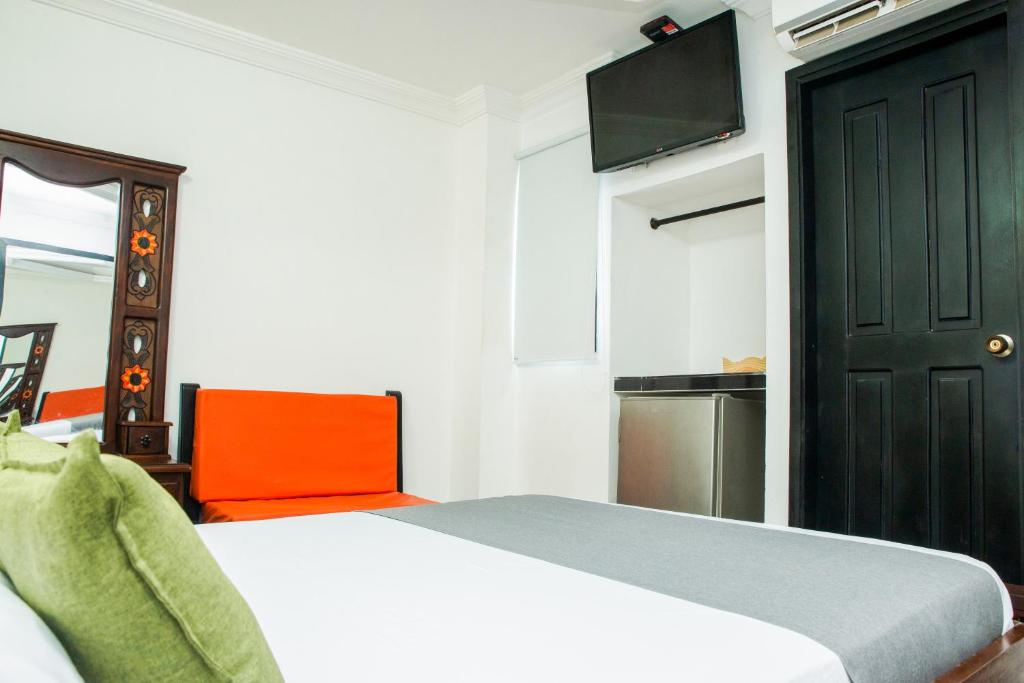 Ayenda 1315 Candiac 25