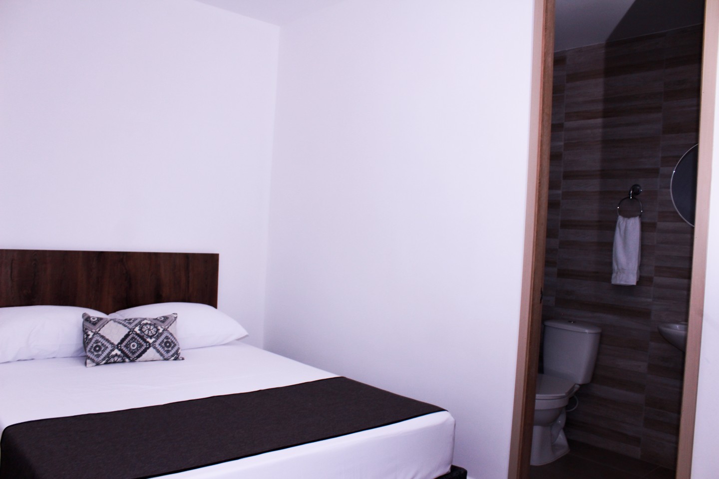 Ayenda Hotel MM - Doble Estándar - 0