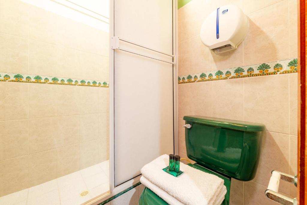 Ayenda Eclipse 1706 39