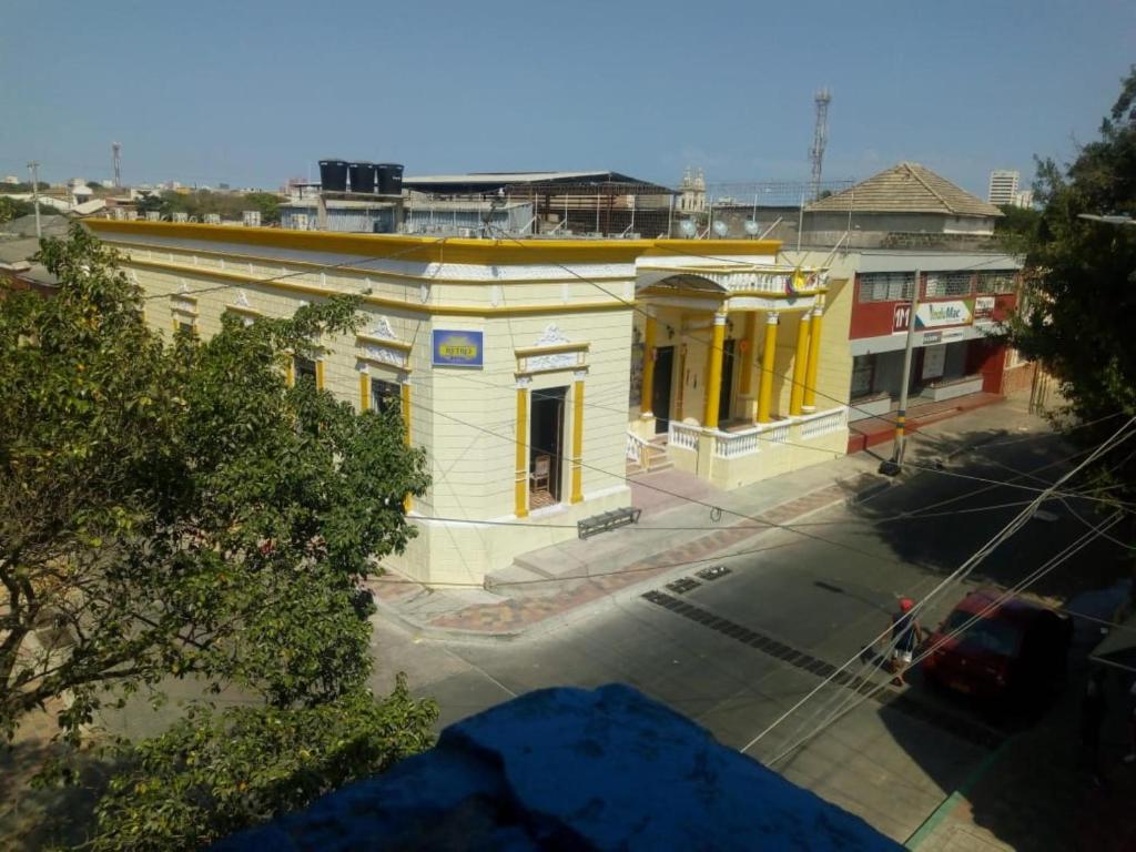 Ayenda 1305 Retro 36