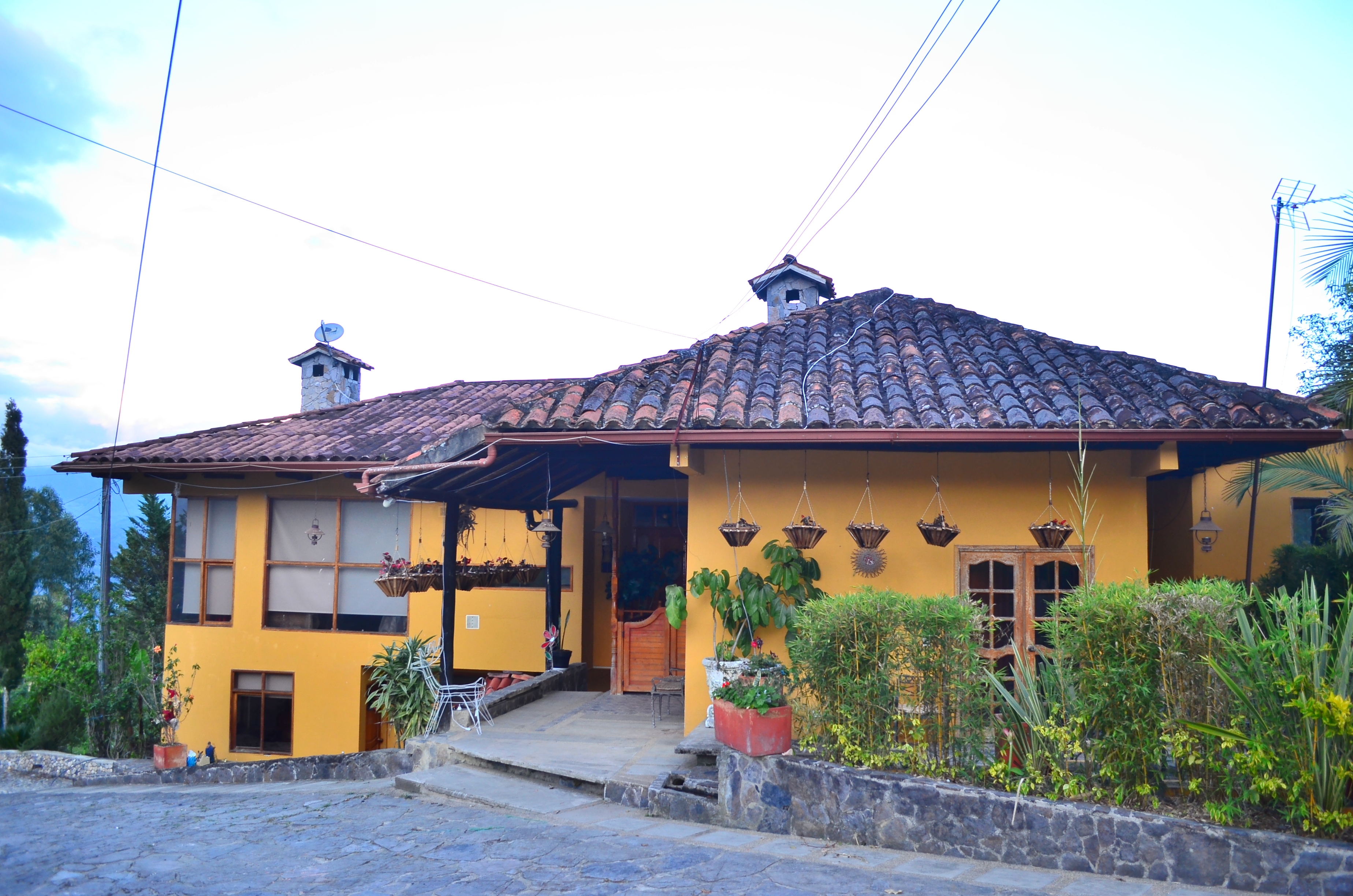 MONTEVERDE BEST INN  - El Recuerdo Interior pax 12 - 31