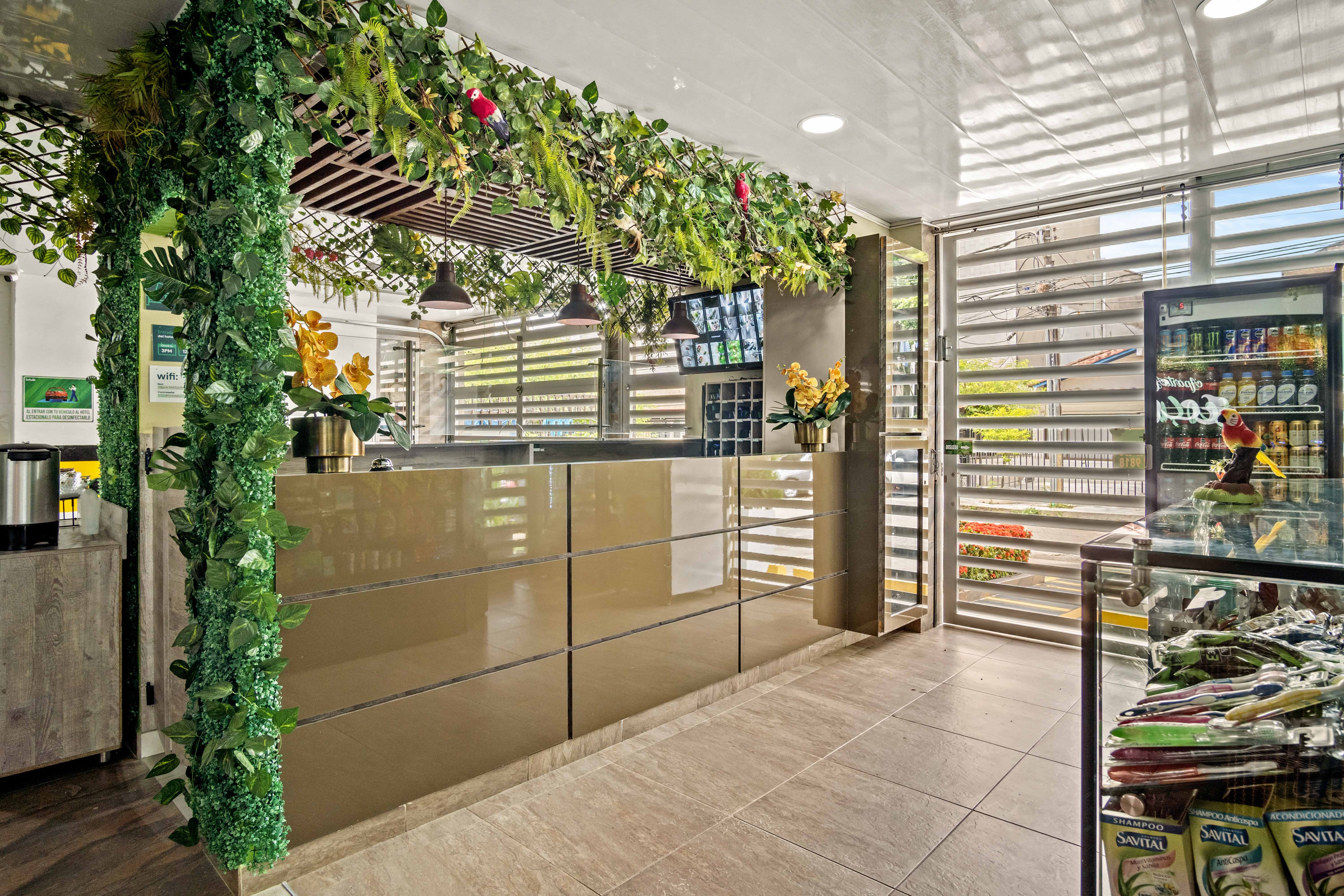 Hotel Eco Suite Cali - Recepción - 51