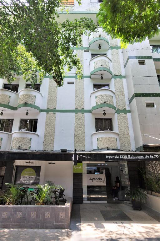 Ayenda 1228 Balcones de la 70 14