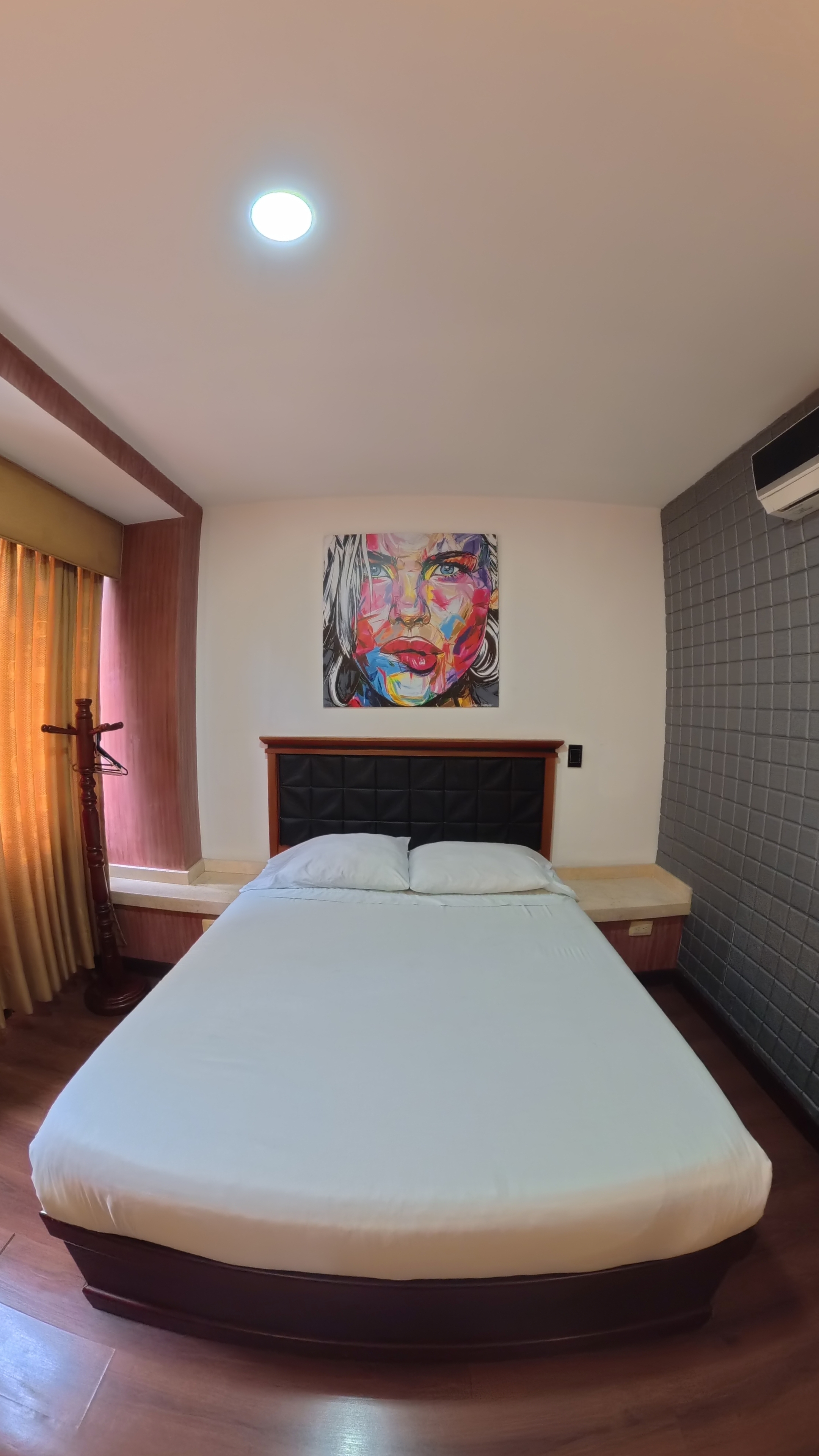 HOTEL IMPERIO REAL 51