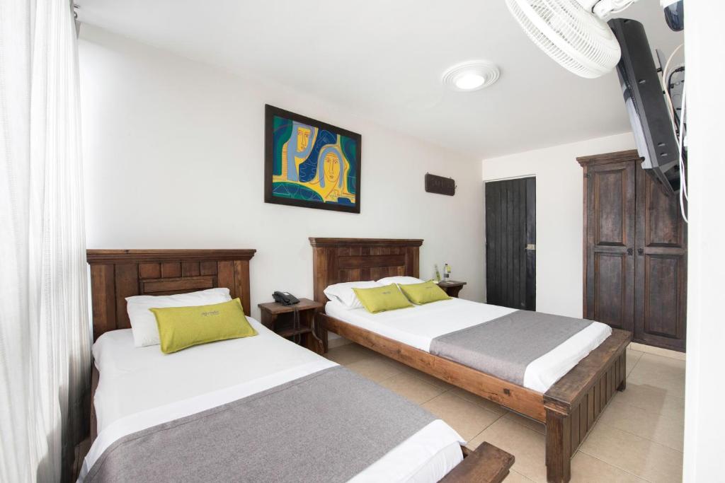 Ayenda 1120 Comercial - Triple - 1