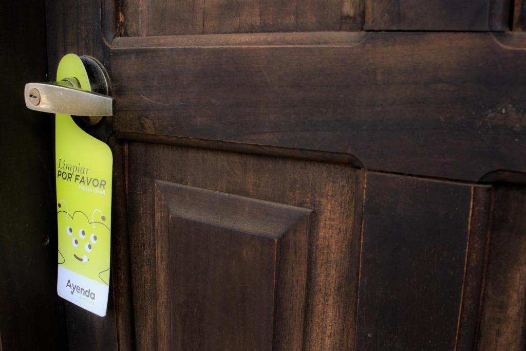 Ayenda 1305 Retro 18