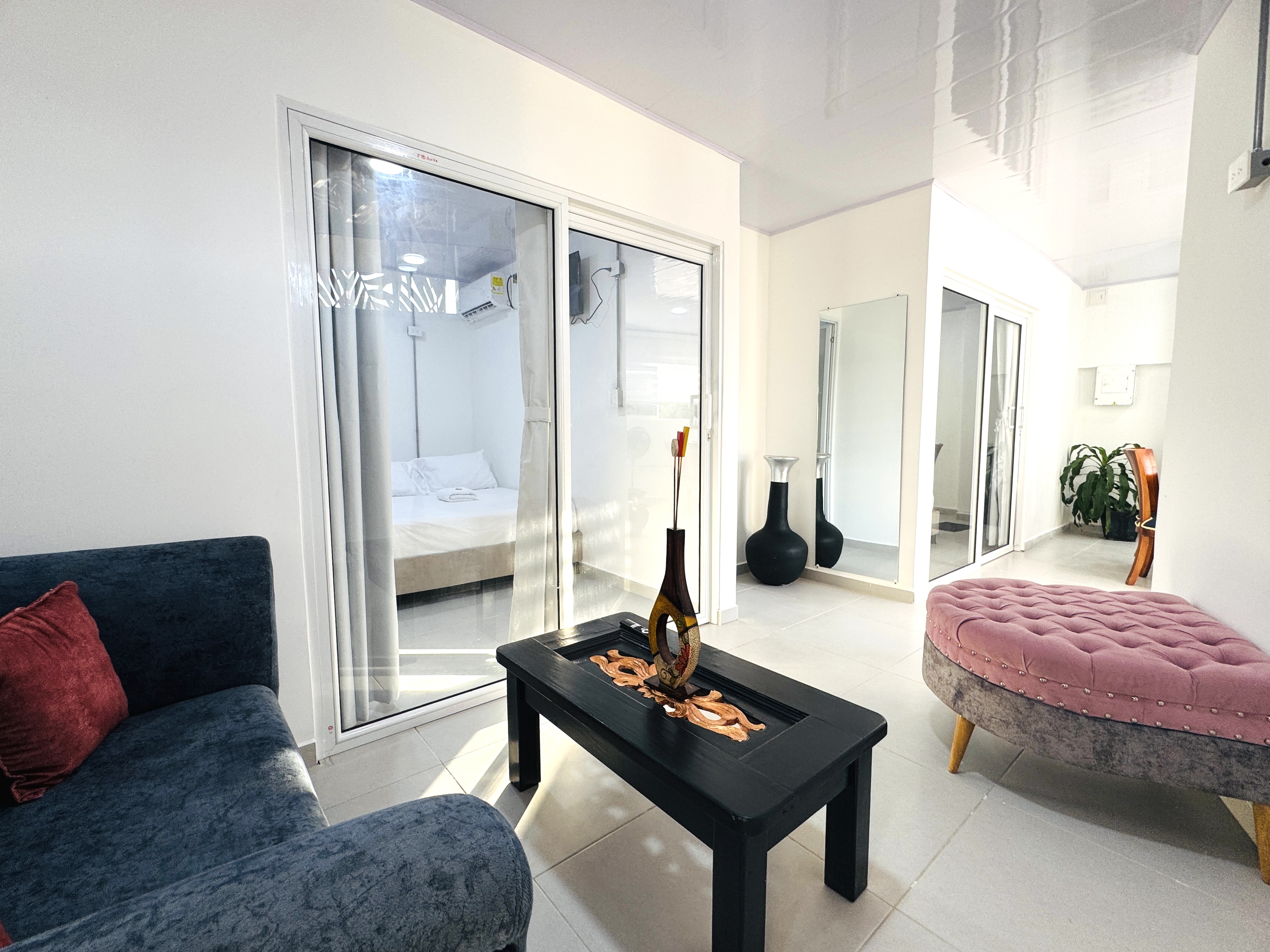 CLUB BON HABITAT SAS  - Apartamento 304 - 5