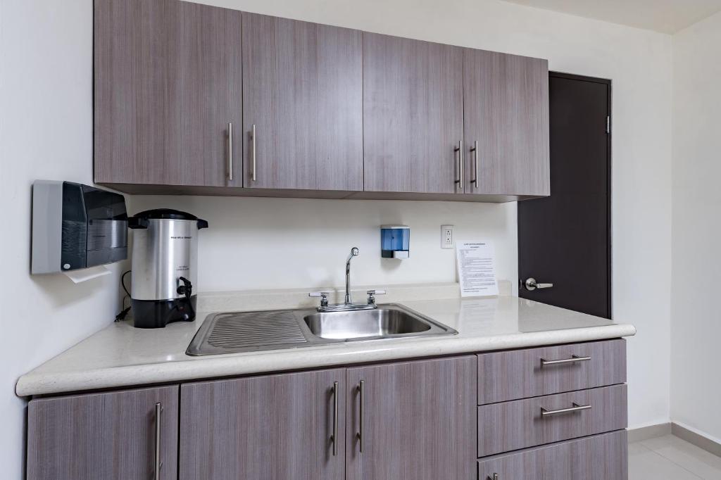 Ayenda Suites Ejecutivas Monterrey 2