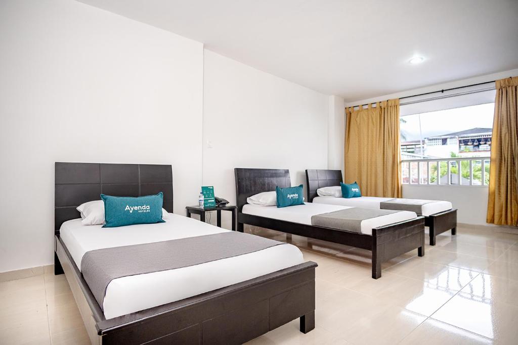 Ayenda 1910 Gold Plaza - Cuadruple - 2