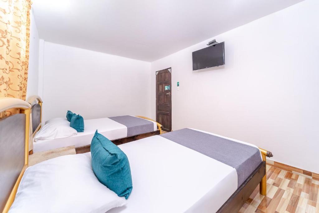 Ayenda 1305 Retro - Triple - 1