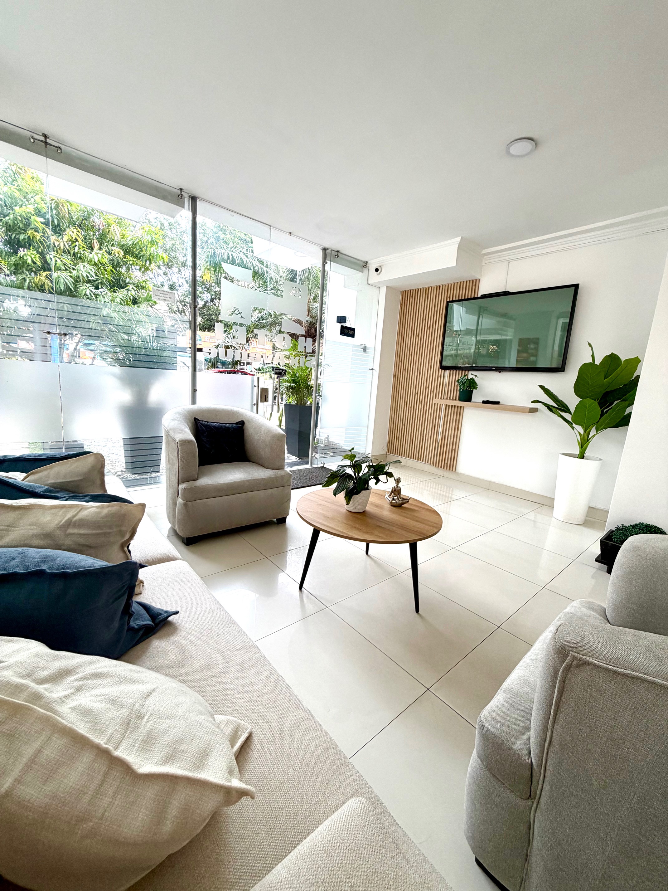 Hotel Six Avenue Cali - Recepción - 43