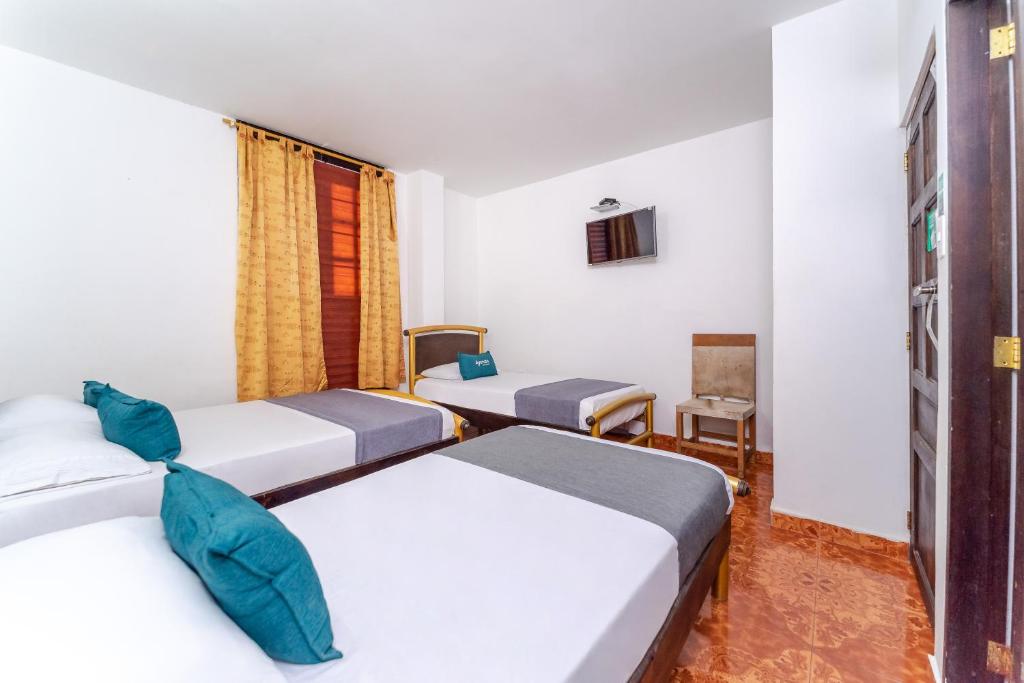 Ayenda 1305 Retro - Cuadruple - 8