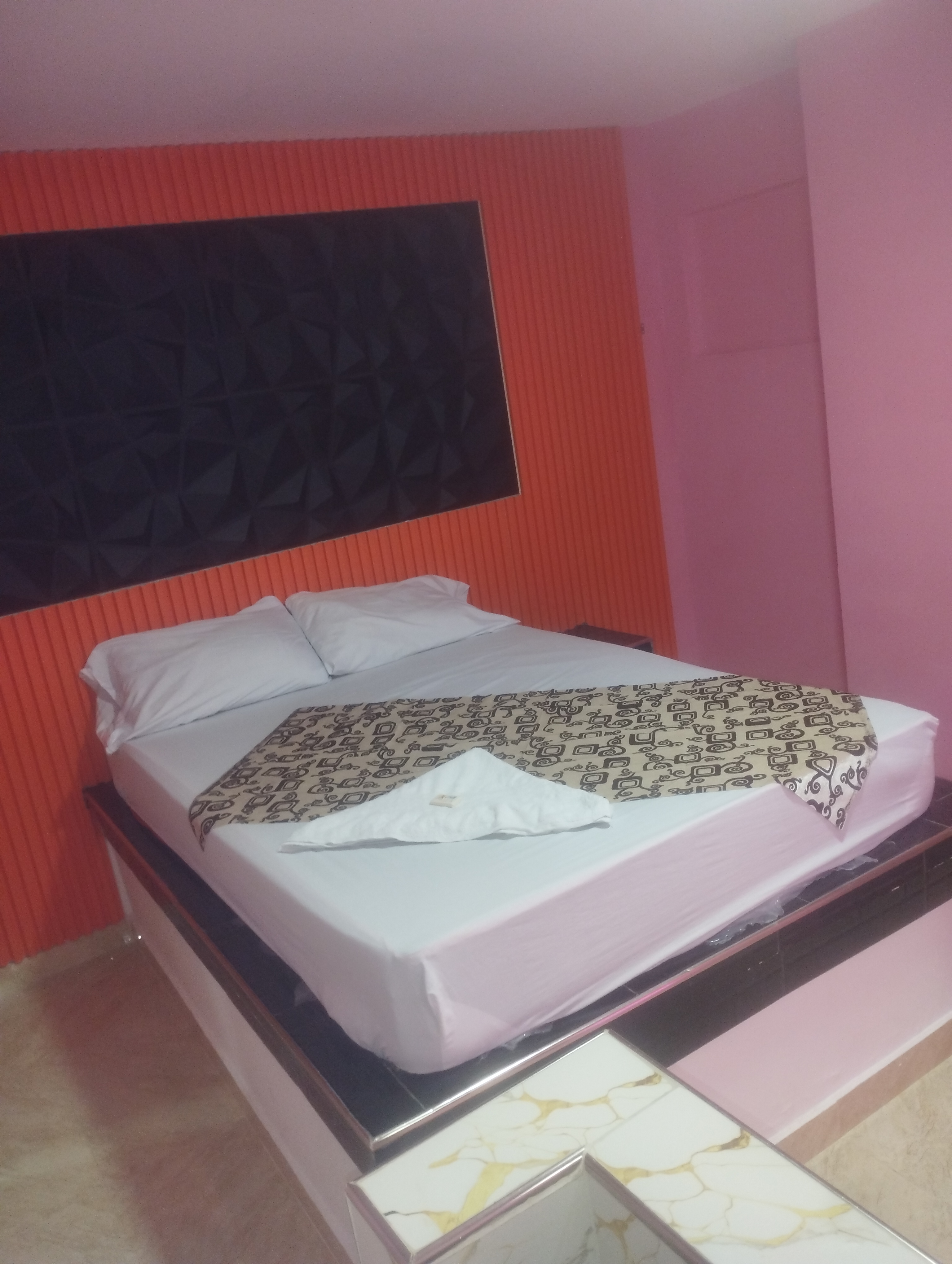 Motel hospedaje patio bonito - Para pareja con baño privado,tv.aire acondicionado y wifi - 3