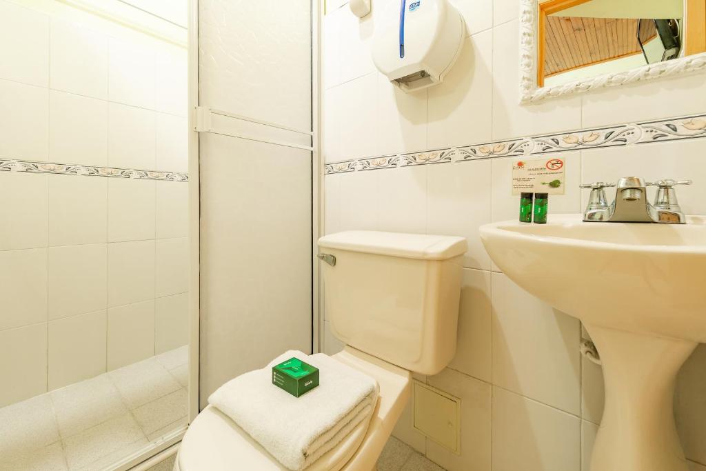 Ayenda Eclipse 1706 34