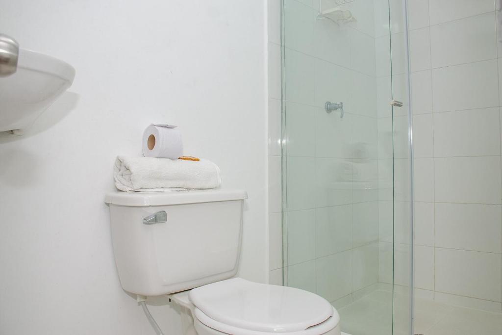 Ayenda Muleke - Doble Estándar - 2