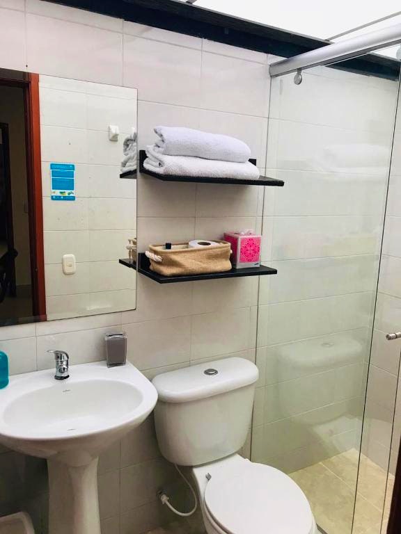 Ayenda Casa Prada - Doble Económica con baño privado - 8