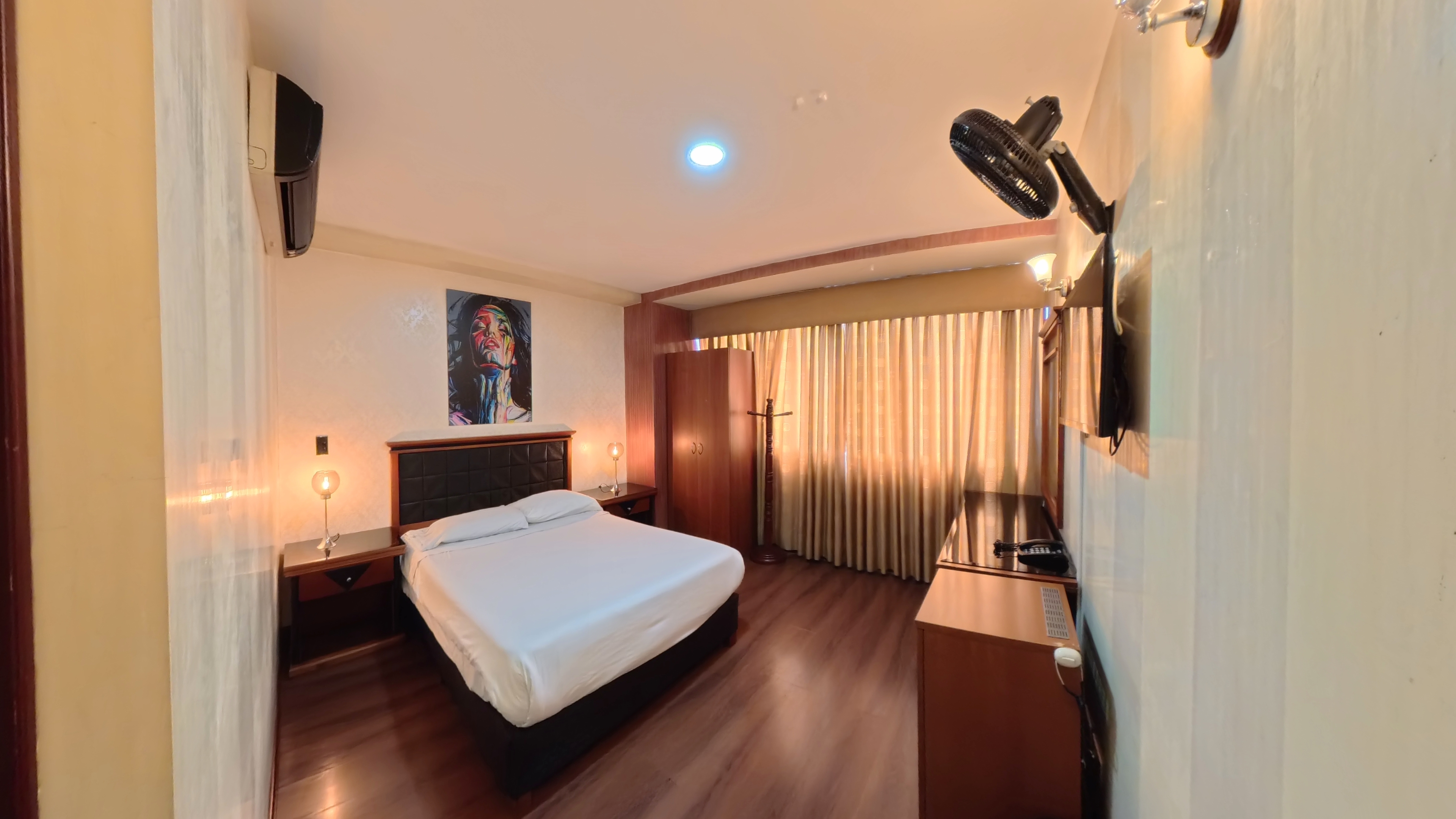 HOTEL IMPERIO REAL 6