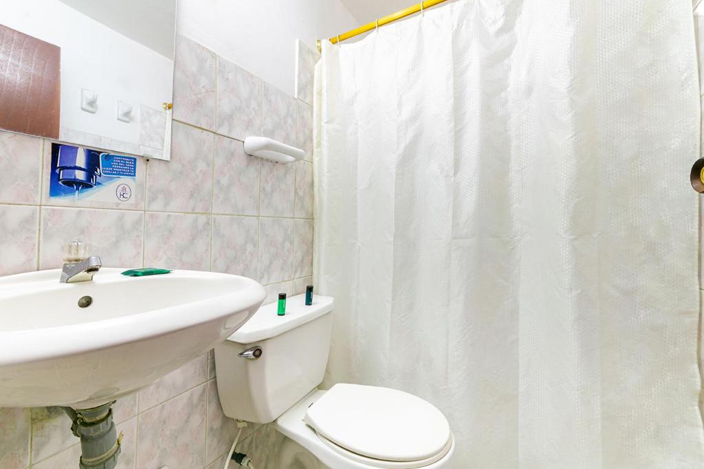 Ayenda Cavalier Suites - Baño - 9