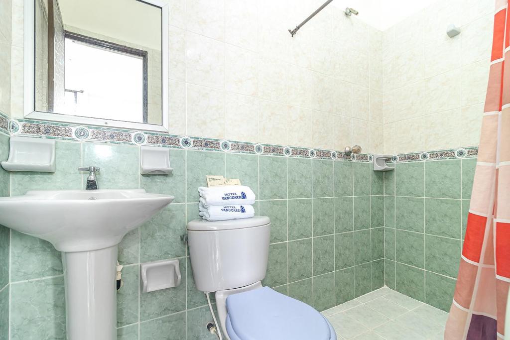 Ayenda Vanguard - Baño - 25