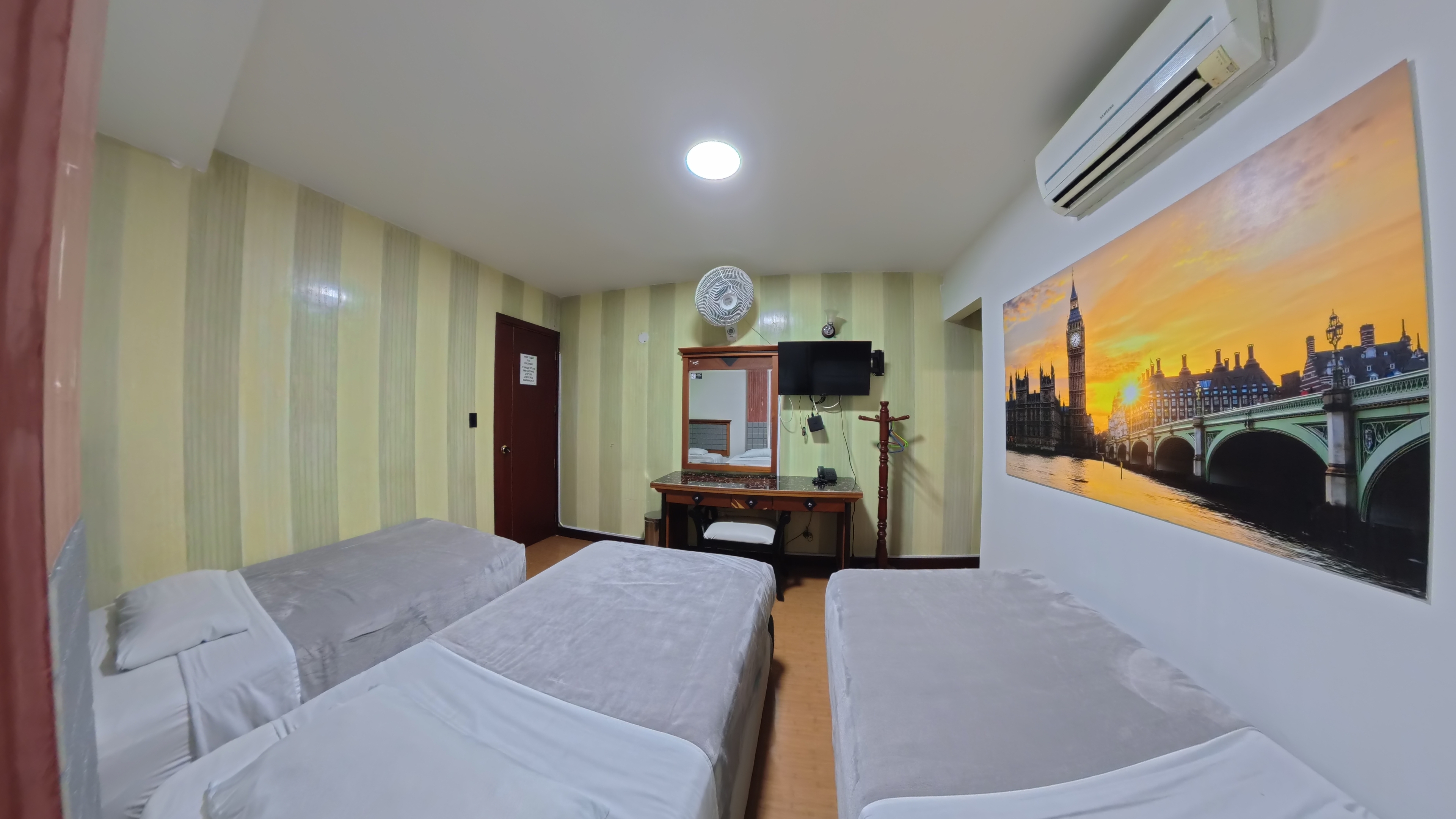 HOTEL IMPERIO REAL 35